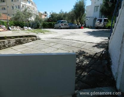 Stanišić, Mali apartman , Частный сектор жилья Рафаиловичи, Черногория
